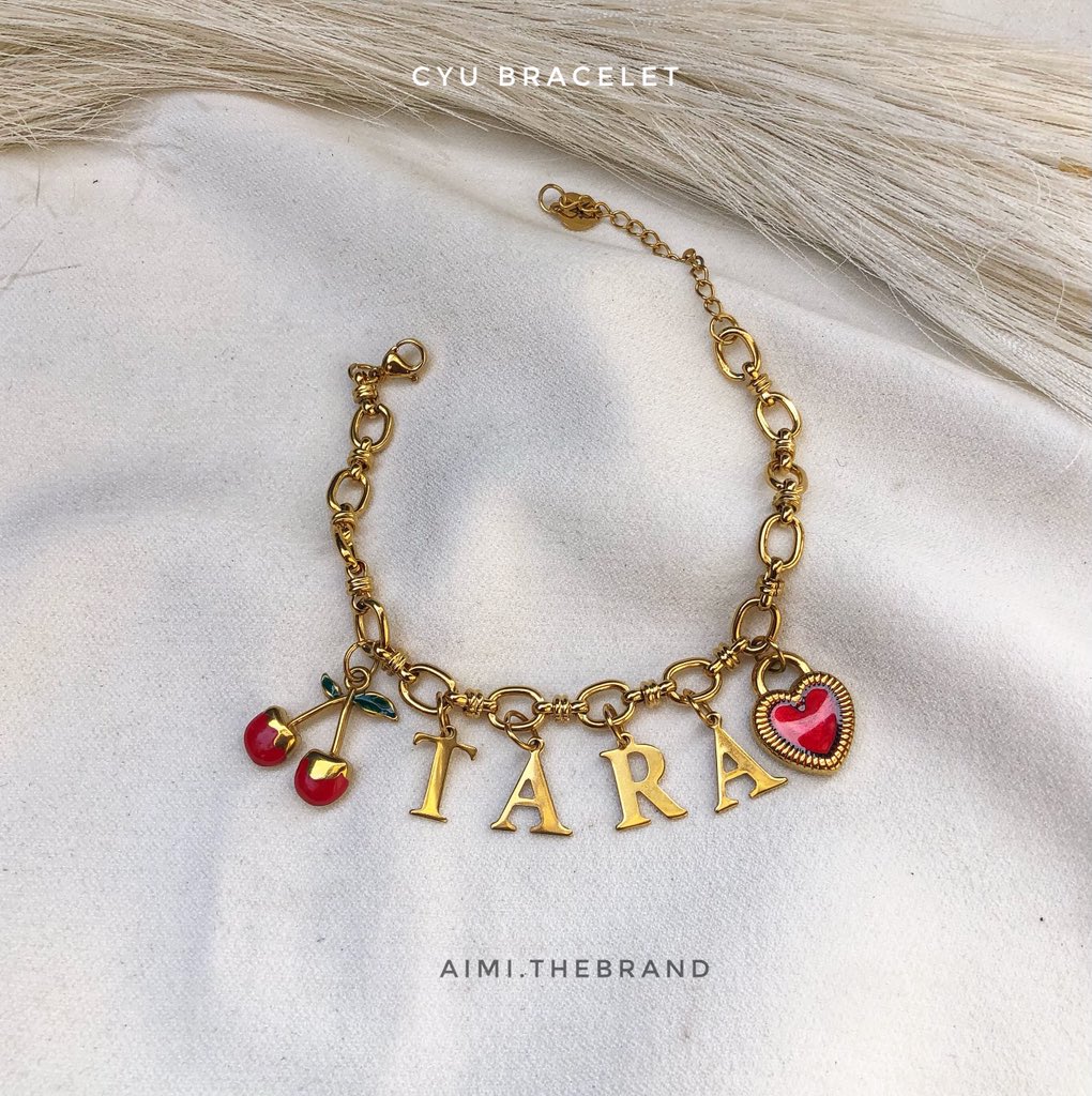 tiphyany's tweet image. This cyu piece is a 2-in-1 design. 
Izel Bracelet + Charms

Izel bracelet: N6,500 - N10,500 (2-9 letters)
Charm: N2,500 each 

You get to pick your preferred charm and have your name customized too. 

Timeline: 24-48 hours