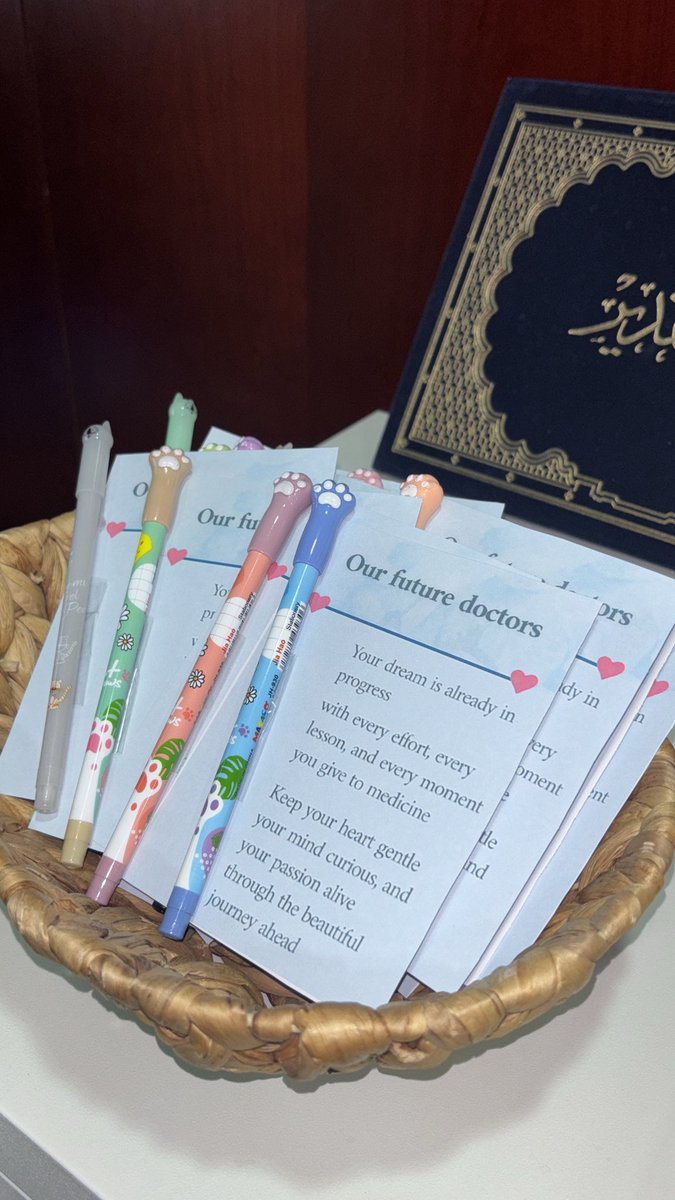 لَيان tweet media