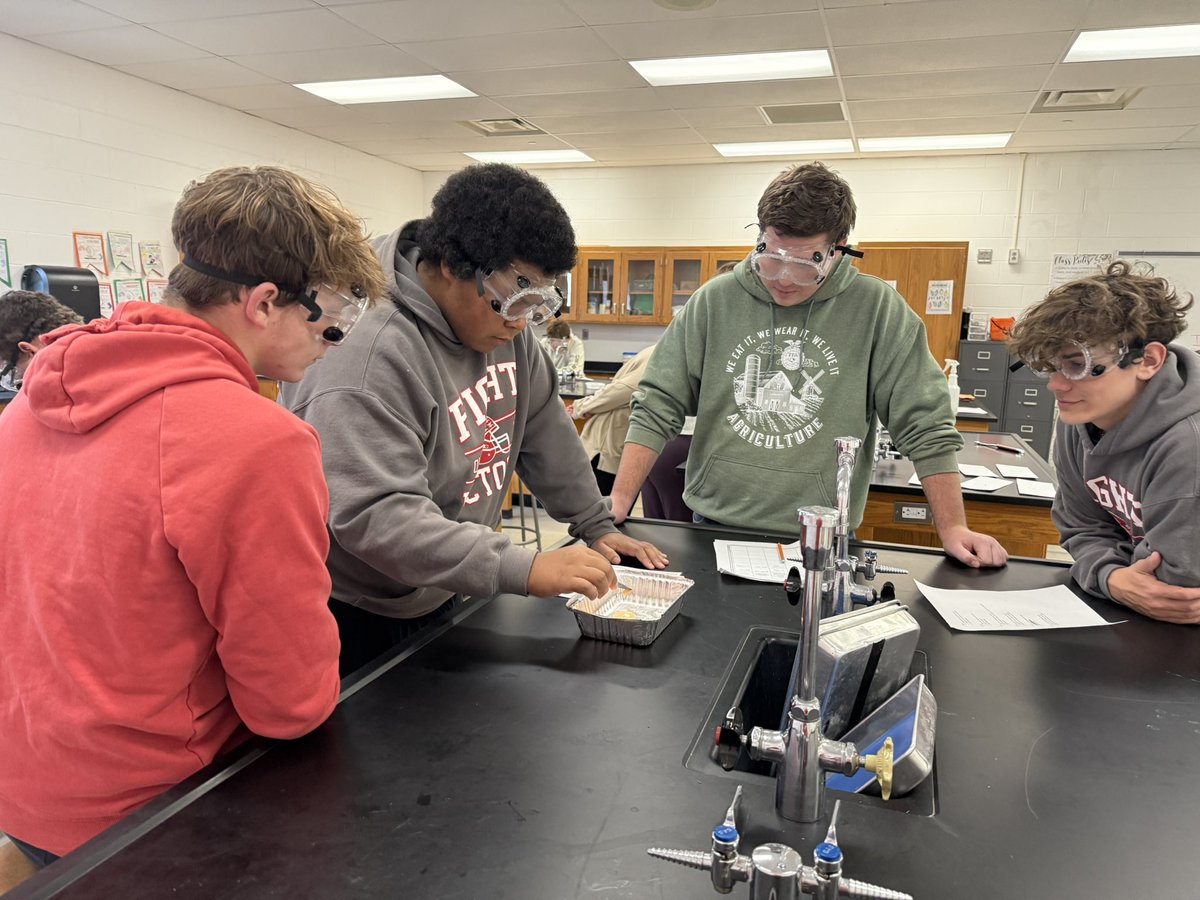Monday was a lab day for all classes! General Biology explored Mendelian genetics with their Build an Alien lab; Forensic Science completed a fiber burn analysis to identify unknown fibers, and (not pictured) Anat/Phys continued their muscle dissections.