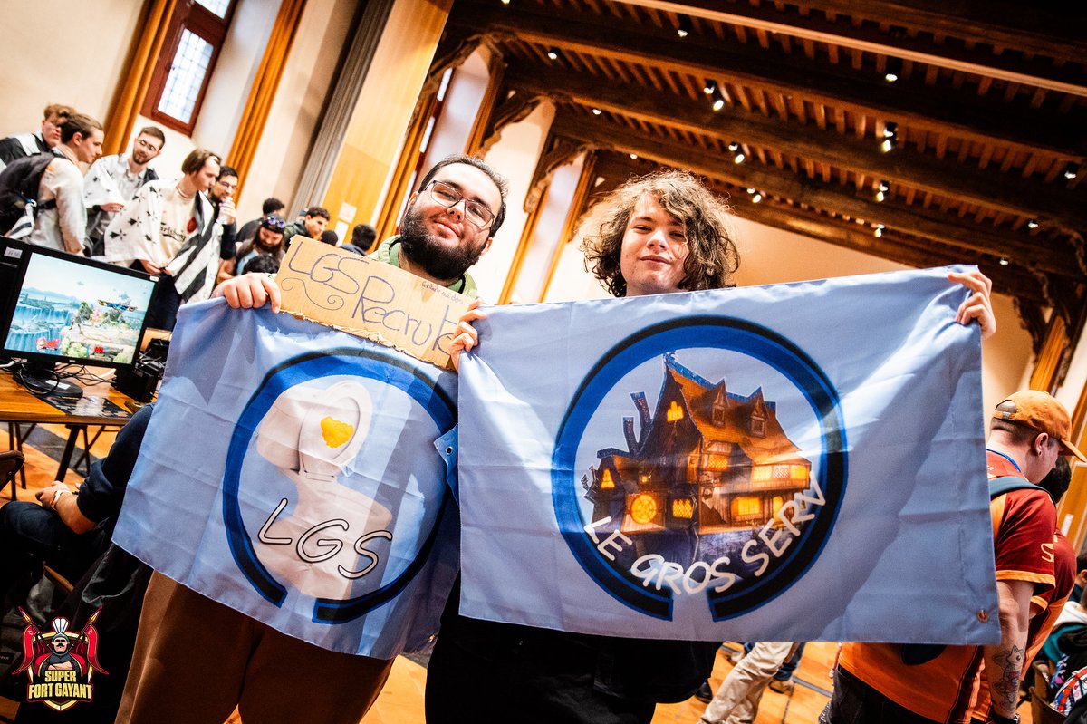 Merci énormément <a href="/Lenmunier/">Leny! 📸</a> pour les photos, la mise en avant, même pour tout ton taff sur le tournoi en générale

Mille Merci de nous avoir offert notre première photo de famille, un des plus beau moment du tourboi grâce à toi 💙💙