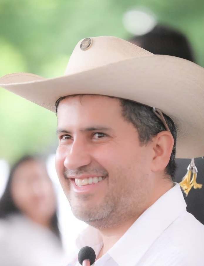 ¿Sabe a quién si le vulneraron el espacio personal?

A Carlos Manzo.