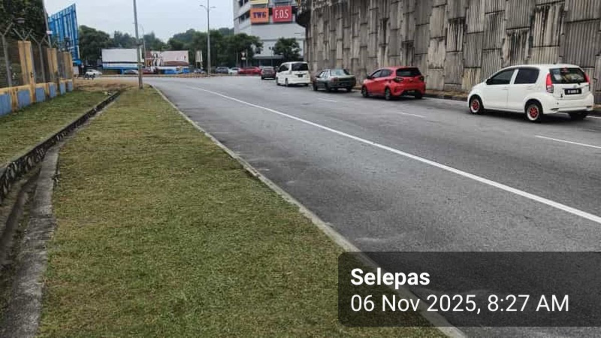 🚧 06/11/25:-Kerja-kerja pembersihan (R03) Oleh Pihak Konsesi Roadcare di Jalan  Kepong-Sg.Buloh FT54.

#IAMJKR⁣⁣⁣⁣⁣⁣⁣⁣
#KITAJKRSELANGOR⁣⁣⁣⁣⁣⁣⁣⁣
#KITACEKAP⁣⁣⁣⁣⁣⁣⁣⁣
#TogetherWeDeliver⁣⁣⁣⁣⁣⁣⁣⁣
#JasaKepadaRakyat⁣⁣⁣⁣⁣⁣⁣⁣