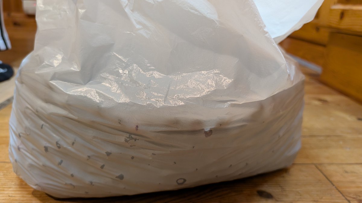 sirozukuri's tweet image. 最近、株クラの中でも家庭菜園に興味がある人が増えているようだ。
とても良いことだと思う。

家庭菜園でのんびり作物を育て、とれたてのおいしい野菜や果物を食べる。
それだけで人間らしい生活と、満ち足りた生活になるものだからだ。…