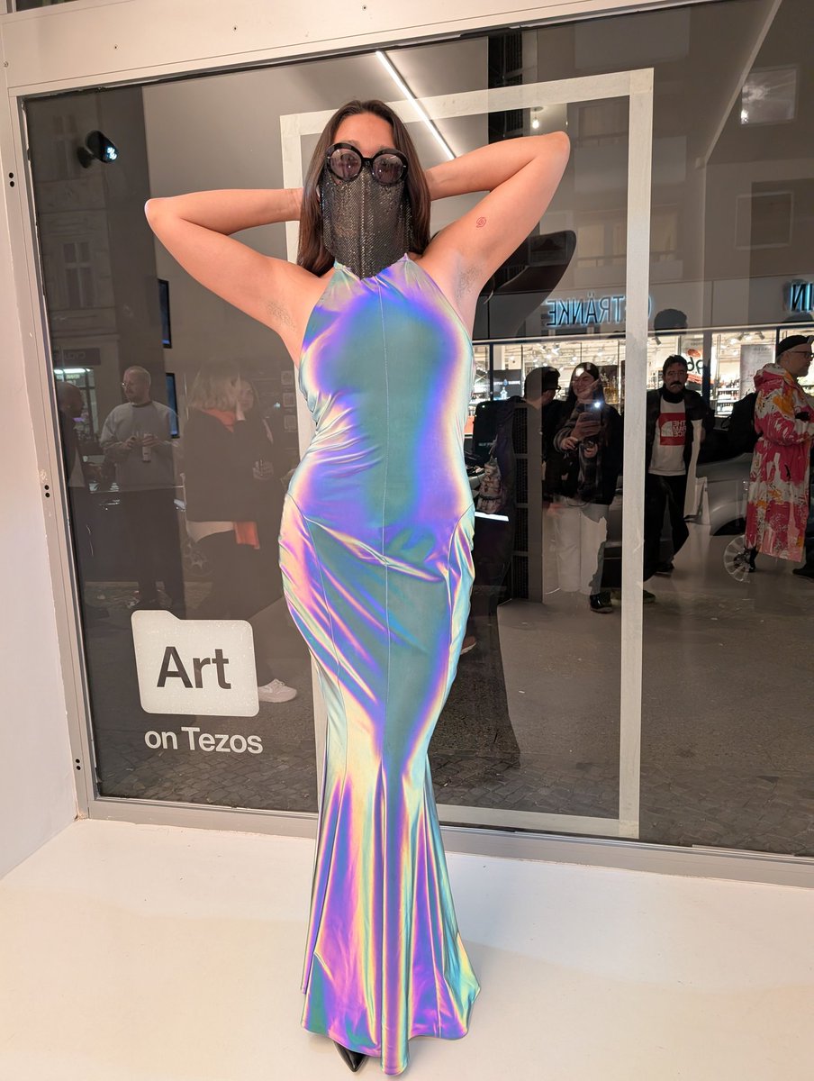 Ich bin ein Berliner!
<a href="/artontezos_/">Art on Tezos</a> <a href="/_second_guess/">The Second-Guess</a> madebyoona