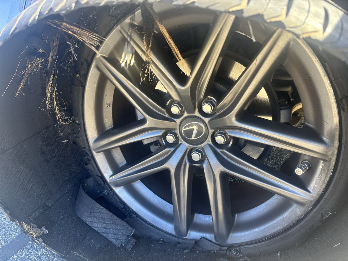 Trying to find whatever twitter astrologist said my placements were going to have car troubles soon bc obviously she knew something. Look at my fucking tire y’all 😭