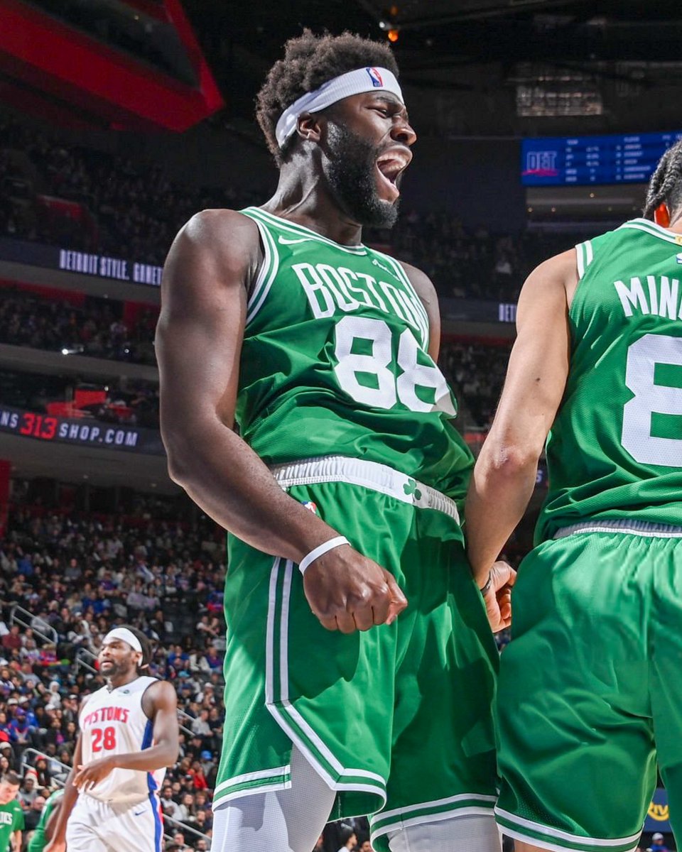 Neemias Queta tornou-se o primeiro jogador da história dos Celtics com um jogo de 15+ pontos, 10+ ressaltos, 5+ assistências e 100% de eficácia.