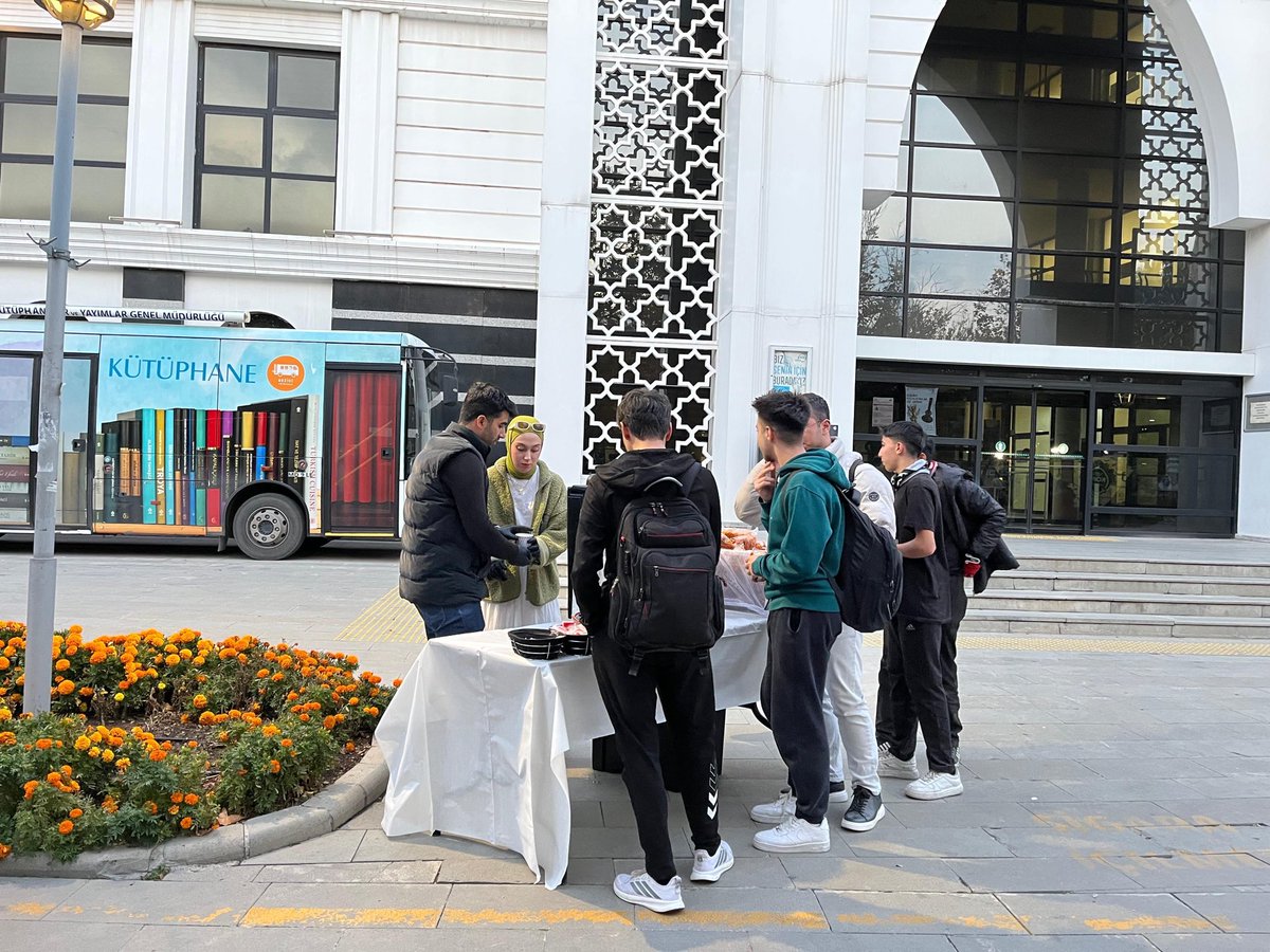 📍Konya İl Halk Kütüphanesi 

Sınavlarına hazırlanan öğrenci arkadaşlarımıza sıcak çorba ikramında bulunduk. 

Sınav Haftanda ÜniAK Yanında😎🚀