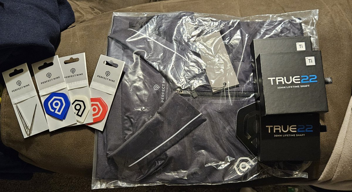 Another delivery day 🔥

Huge thanks to <a href="/Perfect9Darts/">Perfect Nine</a> for sending out some bits to try out, especially the True 22 titanium shafts which I will pair with my True95 barrels to test out!

I'll also be giving away a set of shafts as part of my 5k subscribers giveaway 👀