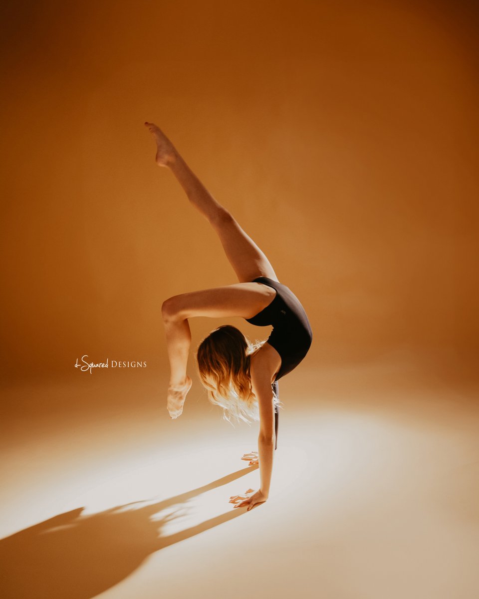 Elegant, poised, powerful. These dance images are giving timeless… just like the artist she’s becoming... so we HAD to change some of the images to black and white - and we are dying!! GOODNESS GRACIOUS. 
Email or DM us to schedule your studio dance sesh! info@dsqdesigns.com
