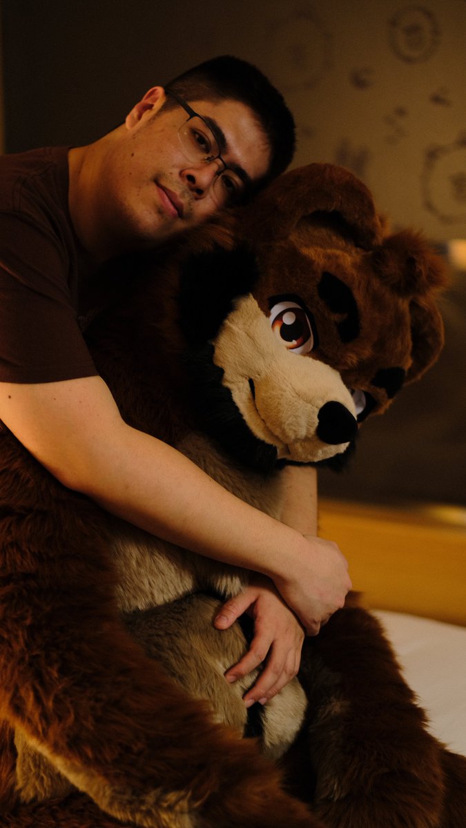 83420roylee's tweet photo. I just love taking photos of the connection between furries...

#infurnity2025 https://t.co/liEeiopQl5