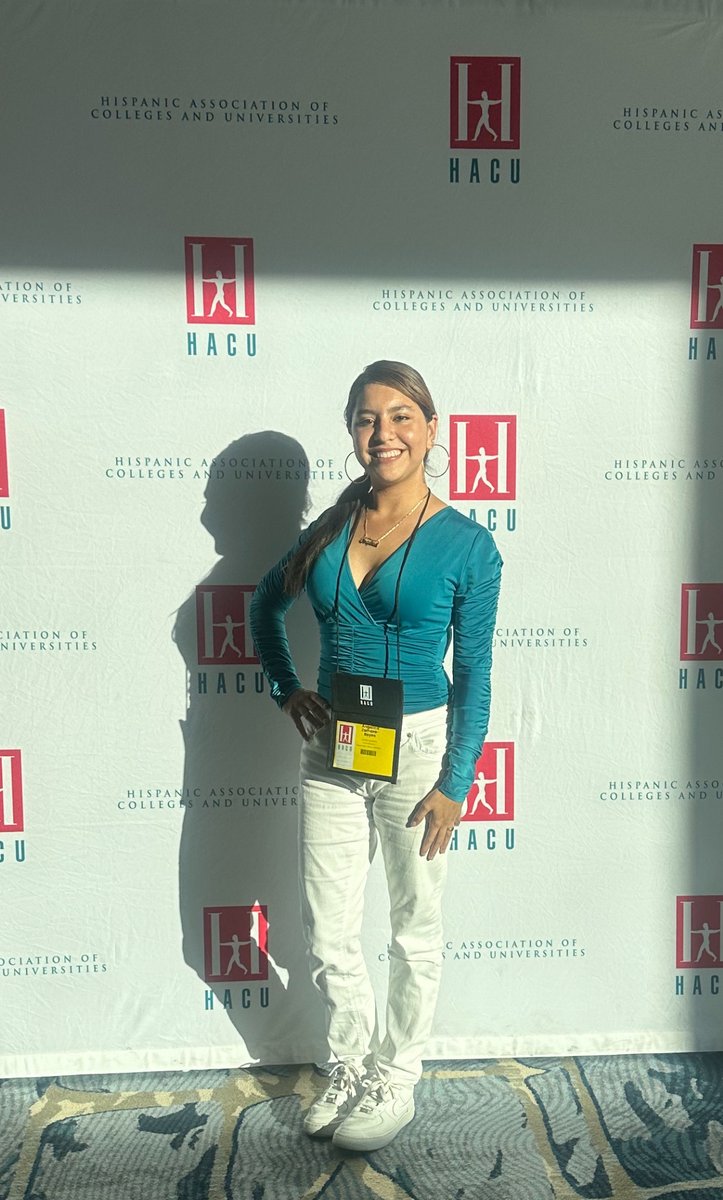 HarmonyProject's tweet image. It is #NationalFirstGenerationCollegeStudentDay! 83% of our 2025 grad class were first-gen. 

“Being a first generation student means navigating your own career path with resilience and strength,&quot; said HP alum Angelica.   

#GiveMusicChangeLives #MusicEducation #HarmonyProject