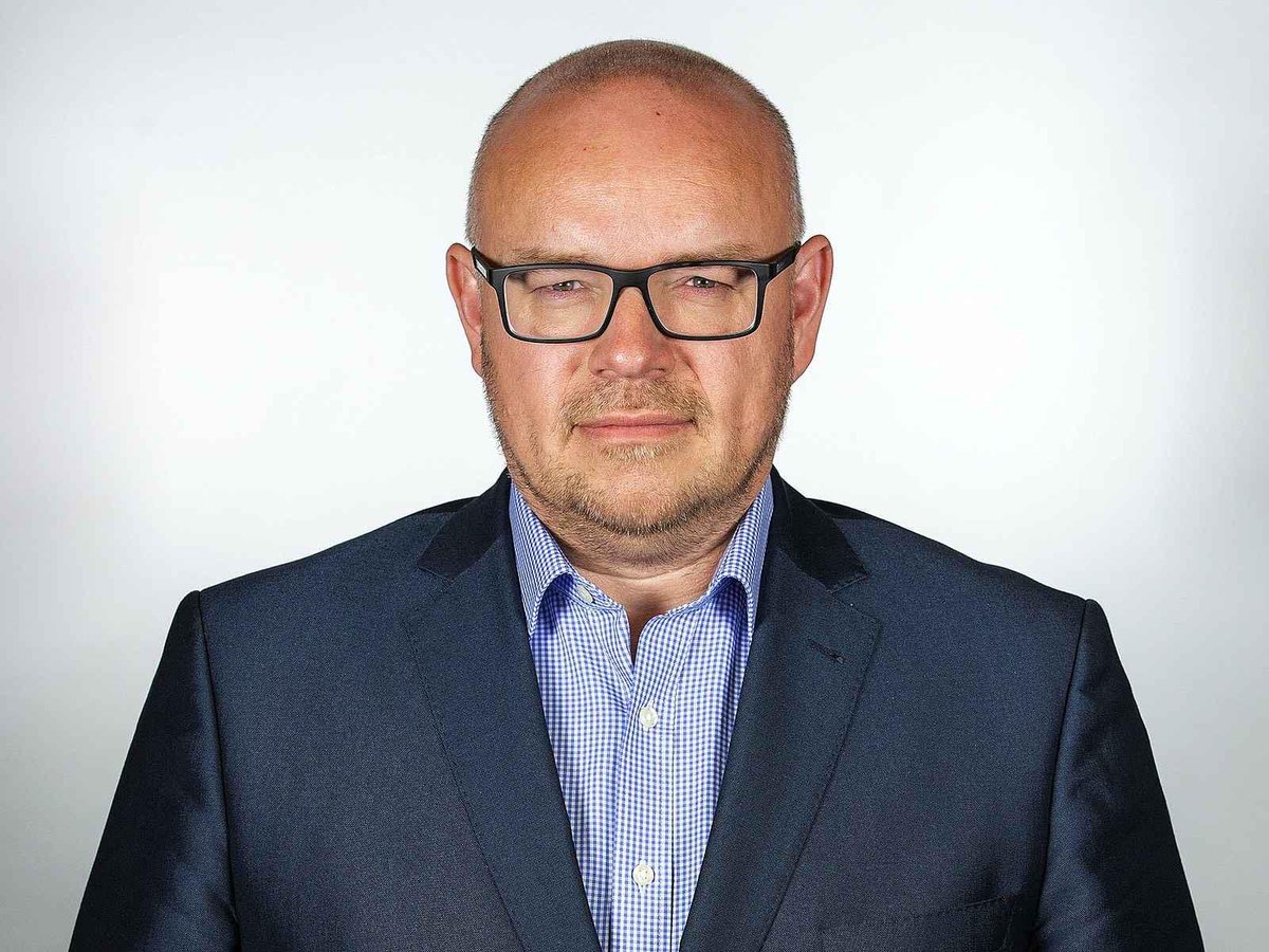 Generální sekretář FAČR Stanislav Rýznar byl zvolen členem FIFA Association Committee. Stal se tak prvním českým zástupcem, který usedne v tomto novém výboru mezinárodní fotbalové organizace FIFA.

FIFA Association Committee je orgán zodpovědný za vztahy mezi FIFA a národními