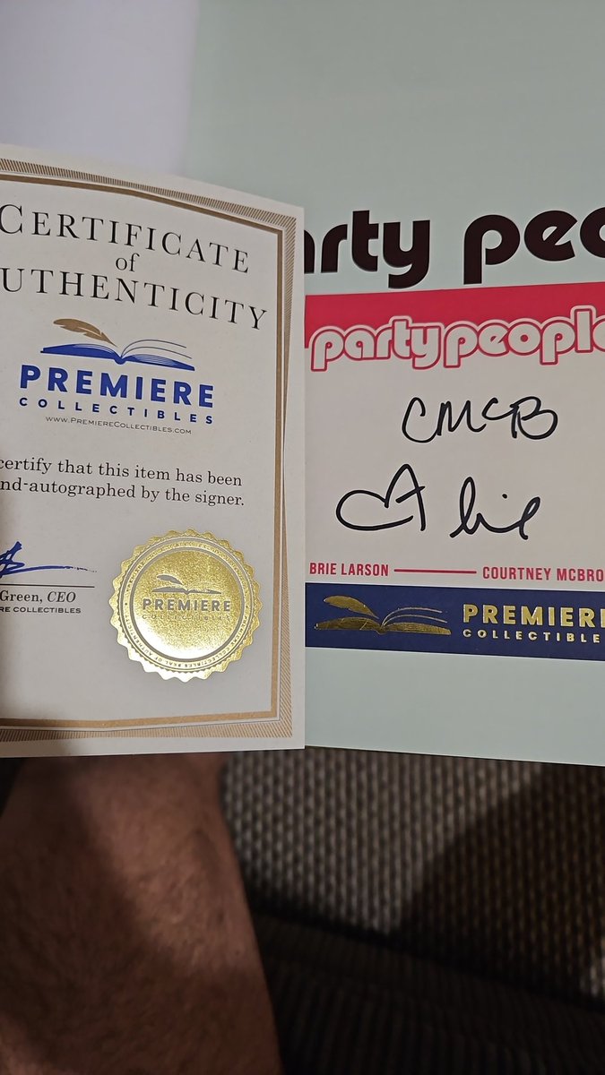 TuckfieldMark's tweet photo. @brielarson yay got my cookbook today cannot wait to use it x
#PartyPeople @penguinrandom https://t.co/aBqT3ok1bv