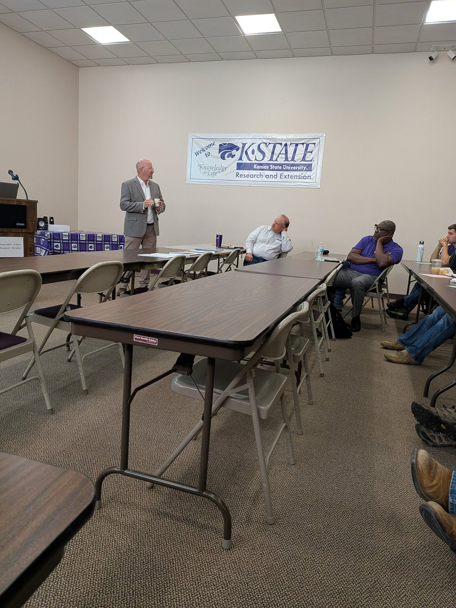 whfick's tweet photo. Attended Western Kansas Forage Conference in Garden City. Scott Staggenborg discussing prussic acid in sorghum species. Other presenters included John Holman, Augustine Obour, Logan Simon, Nick Detter, Keith Harmoney, and Jenny Ifft. https://t.co/c8wbnF0VMD