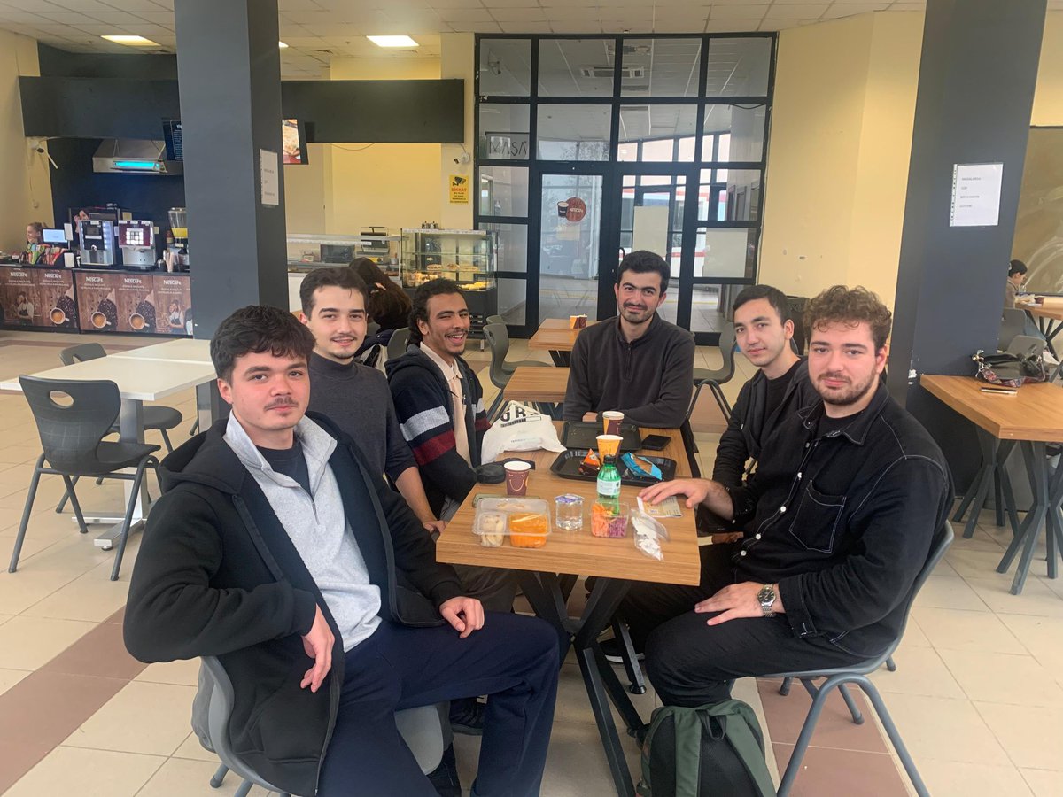 iucagd's tweet image. Avcılar ve Büyükçekmece kampüsümüzde çay buluşmalarımızı gerçekleştirdik çay eşliğinde muhabbet ettik.