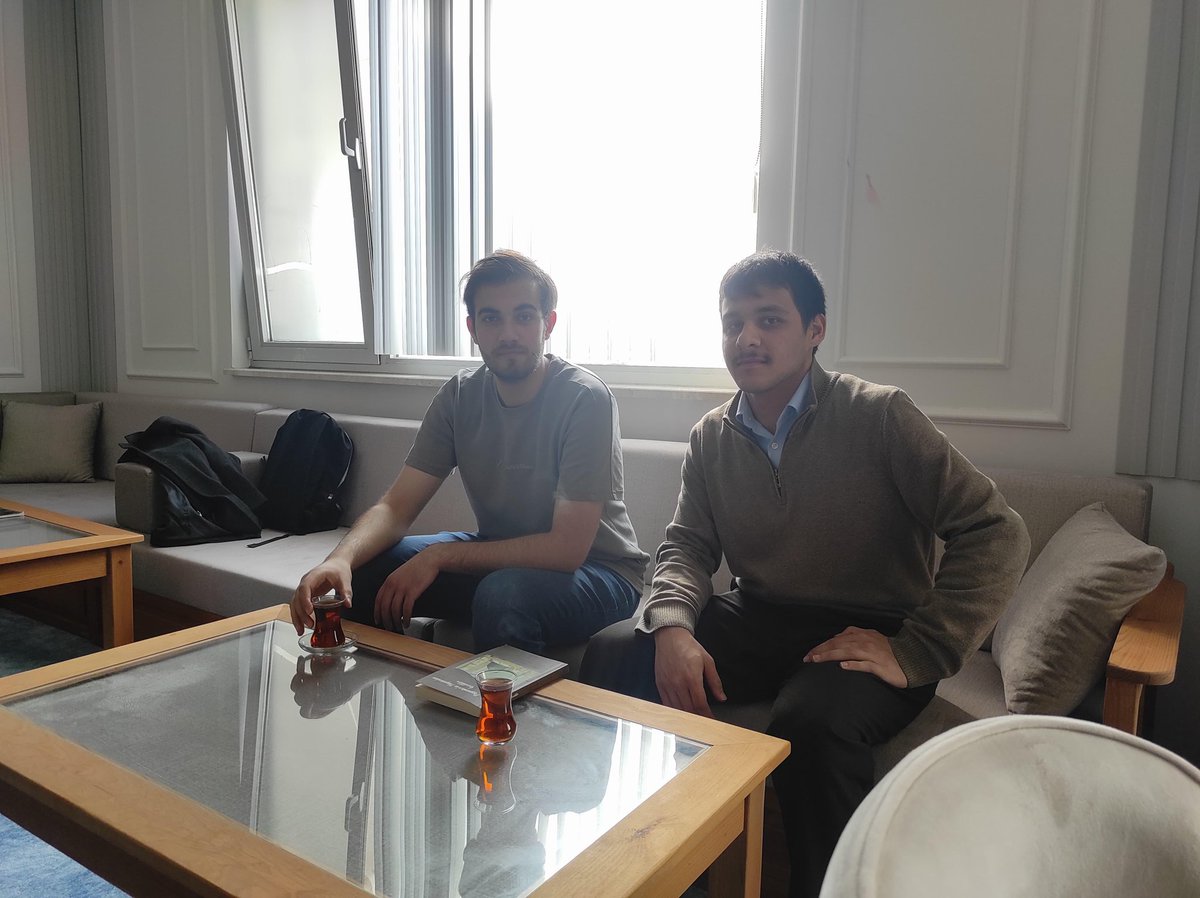 iucagd's tweet image. Avcılar ve Büyükçekmece kampüsümüzde çay buluşmalarımızı gerçekleştirdik çay eşliğinde muhabbet ettik.