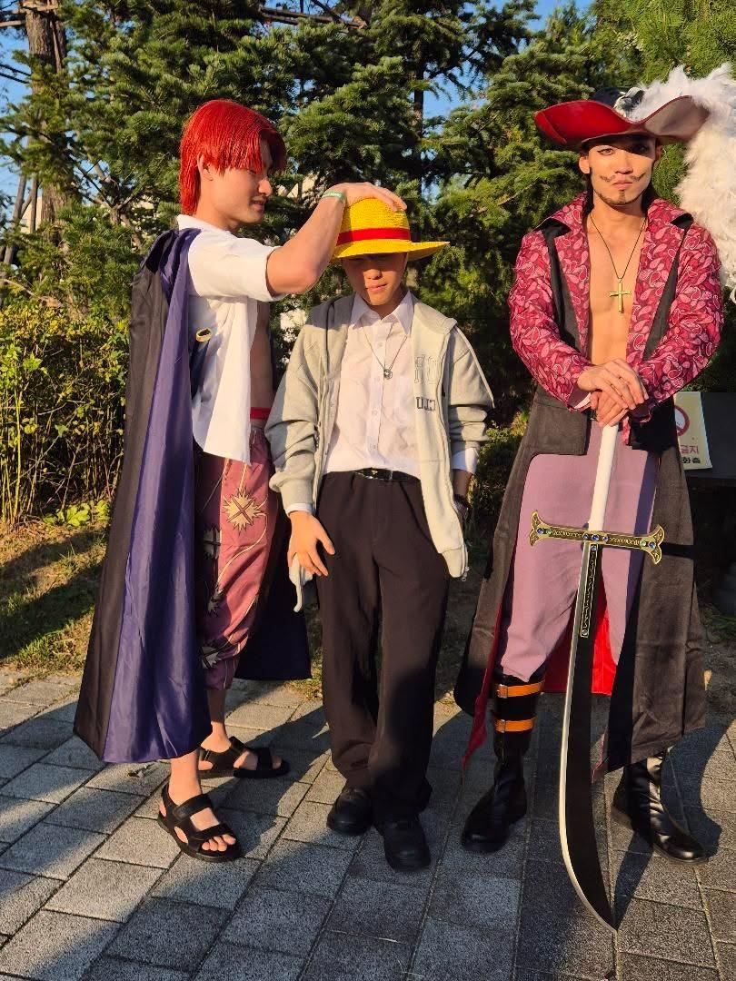Bull_WhiteTiger's tweet image. 수코에 등장한 미호크와 샹크스...!!
@happpy_hs @Indream1014 
#수코 #서코 #코스프레 #ONEPIECE