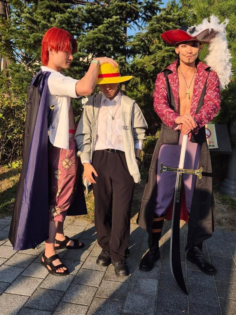 Bull_WhiteTiger's tweet image. 수코에 등장한 미호크와 샹크스...!!
@happpy_hs @Indream1014 
#수코 #서코 #코스프레 #ONEPIECE