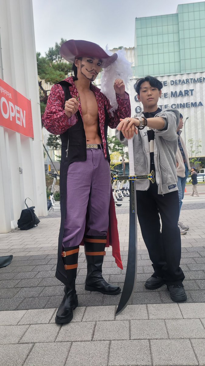 Bull_WhiteTiger's tweet image. 수코에 등장한 미호크와 샹크스...!!
@happpy_hs @Indream1014 
#수코 #서코 #코스프레 #ONEPIECE