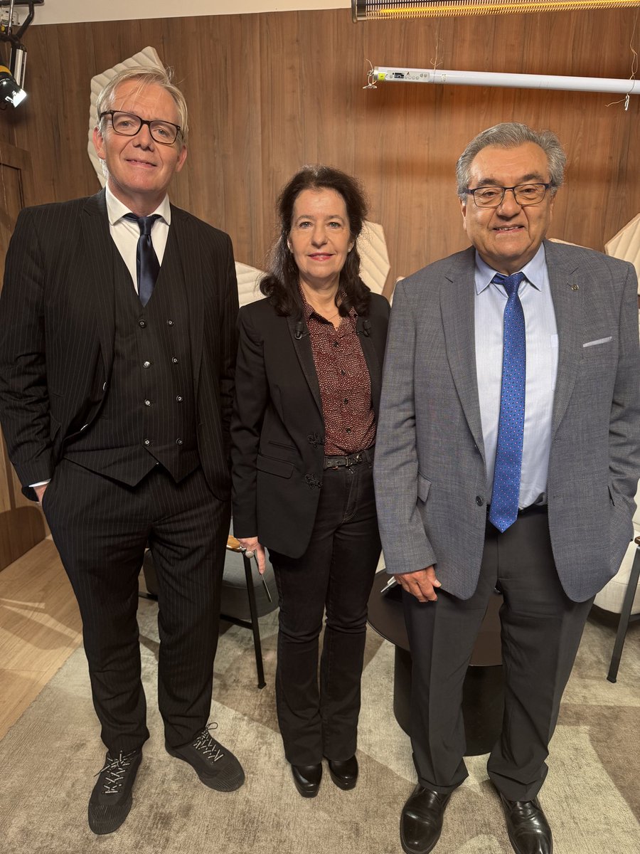 SABOURETCardio's tweet photo. In good company with Pr Valensi Dr Le Gac and Dr Chabot #LenAxis https://t.co/ziygH3Zpcp