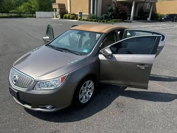 StreamAutocarss's tweet photo. 2012 Buick LaCrosse,
Price $3000
Down payment $400
Monthly Payment:$350
Driven 63,000 miles,
Clean title
No mechanical issues
Shipping available
Financing available
Message me for more information https://t.co/zrk9iXUjLJ