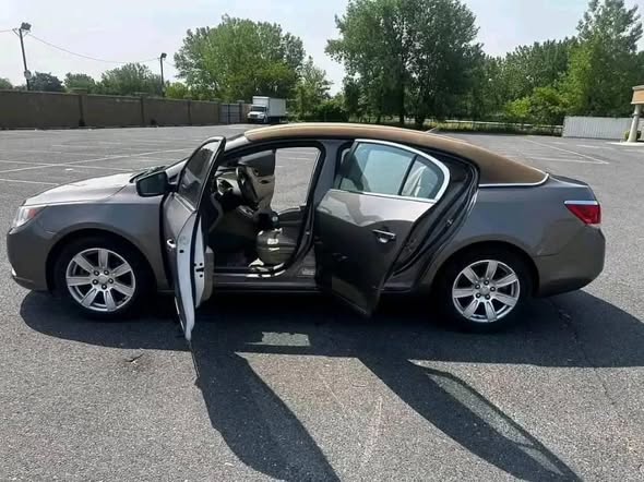 StreamAutocarss's tweet photo. 2012 Buick LaCrosse,
Price $3000
Down payment $400
Monthly Payment:$350
Driven 63,000 miles,
Clean title
No mechanical issues
Shipping available
Financing available
Message me for more information https://t.co/zrk9iXUjLJ
