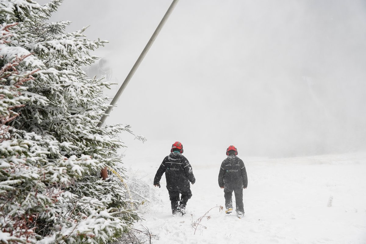 waterville's tweet photo. Winter is officially in the air ❄ #thankasnowmaker https://t.co/b5MKegVFVq