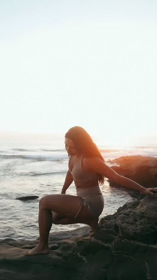 mikabodywear's tweet image. moving with the sun☀️
@tyhiguera 

#slowflow #mikabodywear #goldenhour #lajolla #newarrivals