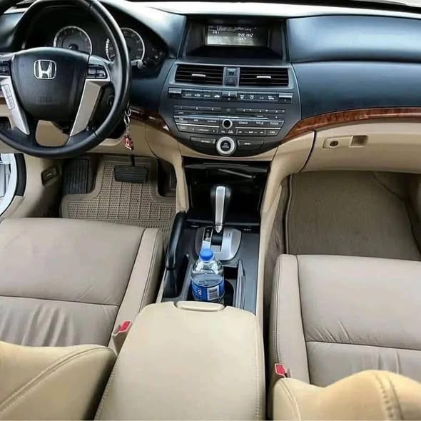 StreamAutocarss's tweet photo. 2012 Honda Accord EXL 3.5L V6,
Price:$3000
Down payment:$400
134,000 Miles,
Sunroof,
Powered Seats /Seat Warmers,  Bluetooth,
HDMI-USB-AUX Connections with In-built Subwoofer,
AC Blows Cold and Heater Works Perfectly
Financing available
Message us for more info https://t.co/Sa1Ovj5jyn