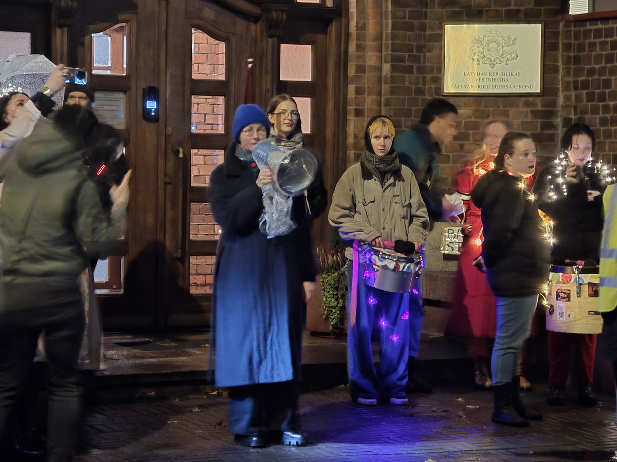 🇱🇻🇪🇪 Немного поддержки латышам из Эстонии против выхода Латвии из Стамбульской конвенции.