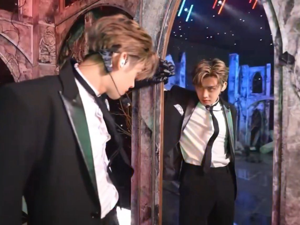 ohwonzz's tweet image. am i the only one who thought this