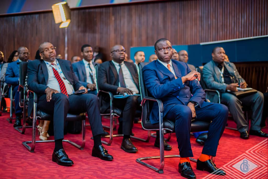 fidele_katende's tweet image. Ce jeudi 6 novembre 2025, le Gouverneur de la Banque Centrale du Congo, André Wameso, répondant à une question d’actualité, a éclairé la lanterne des députés nationaux au sujet de l’appréciation récente du franc congolais.   Dans son intervention, il a mis en exergue plusieurs…