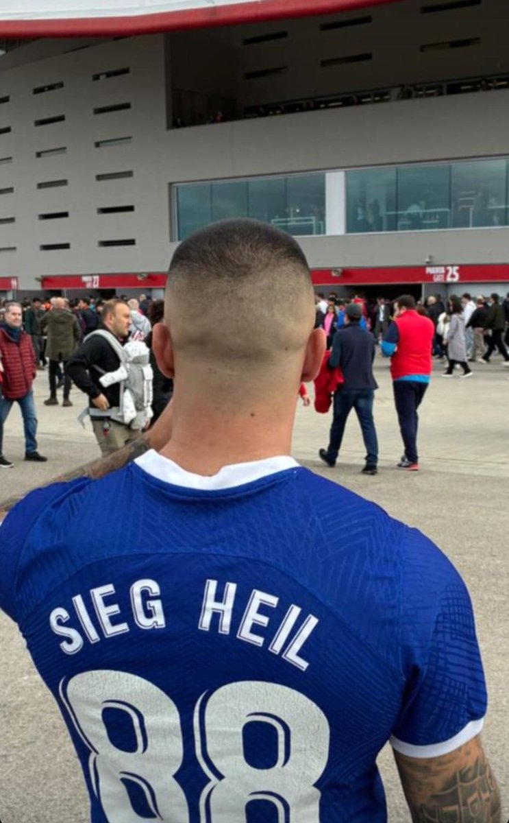 DLPHOOL's tweet image. Un pote m'a envoyé cette photo en me disant qu'apparement ce serait un supporter de l''Atletico Madrid