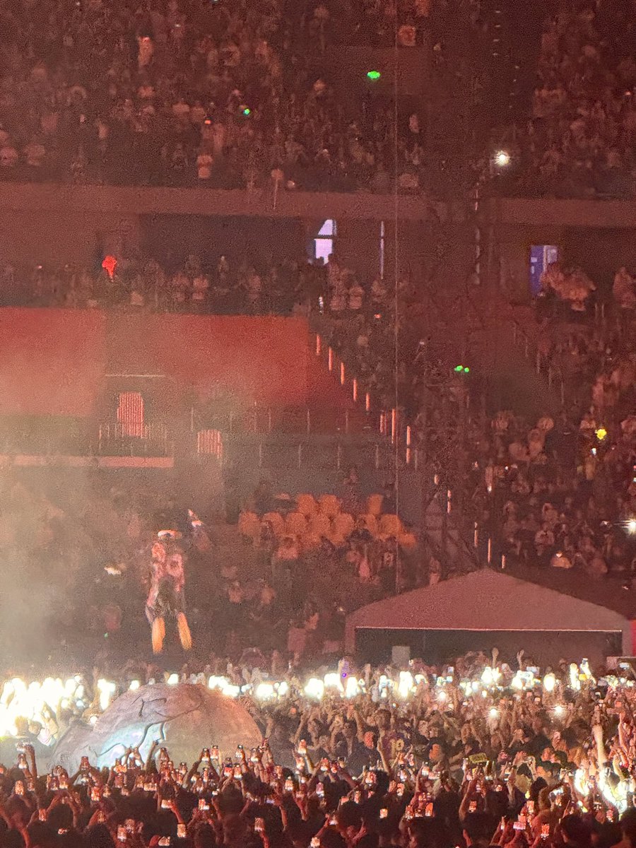 WLMHHHH2's tweet photo. Travis scott❤️‍🔥❤️‍🔥❤️‍🔥 这几天玩疯了天天在嗨 https://t.co/e77BAfjVHA