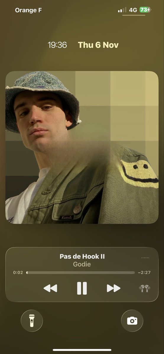 naelsobased's tweet image. oui !