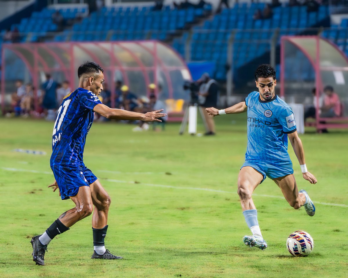 MumbaiCityFC's tweet image. Job done 💪

#TheIslanders defeat Kerala Blasters 1-0 to reach the #AIFFSuperCup semifinal.

Read the match report now 👉 mumbaicityfc.com/news/match-rep… 

#MCFCKBFC #AamchiCity 🔵