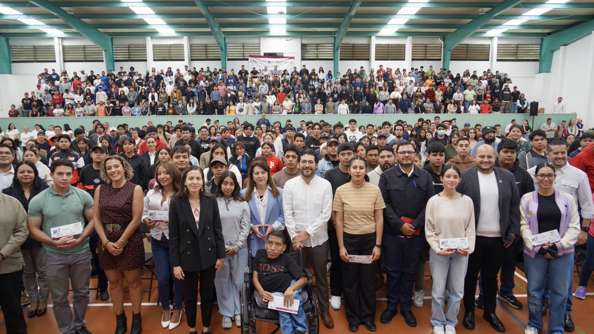 El Programa <a href="/JovConFuturo/">Jóvenes Construyendo el Futuro</a> es una política pública de los Gobiernos de la Transformación que garantiza capacitación para el empleo de las y los jóvenes en municipios prioritarios de México.

Hoy, en compañía de la Gobernadora de Morelos, <a href="/margarita_gs/">Margarita González Saravia</a>, y de la Subsecretaria de