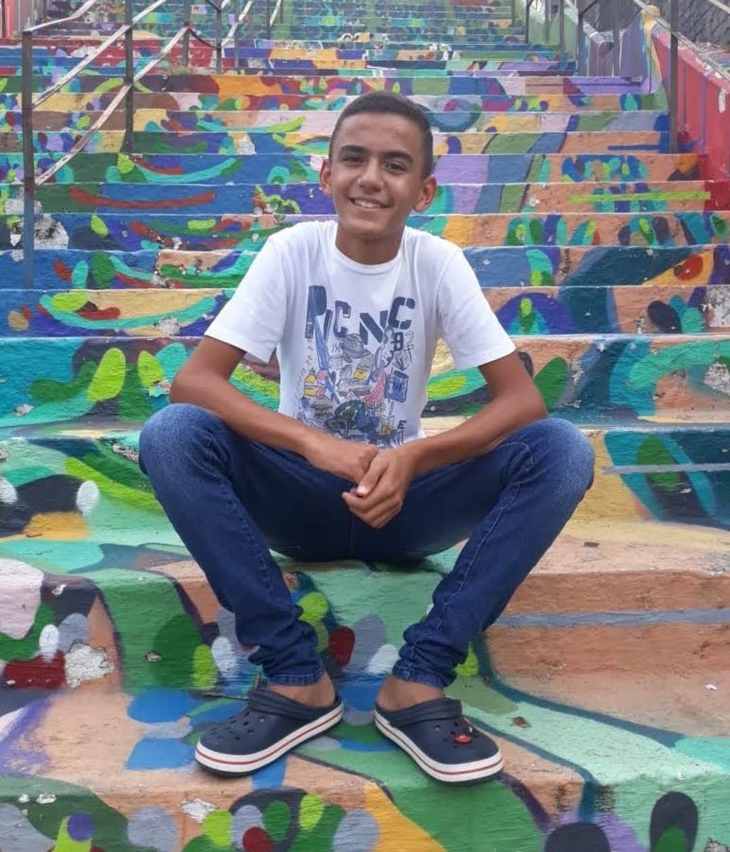 gabszuca's tweet photo. isso sim é um glow up, aprendam! https://t.co/JB0WBS08yp