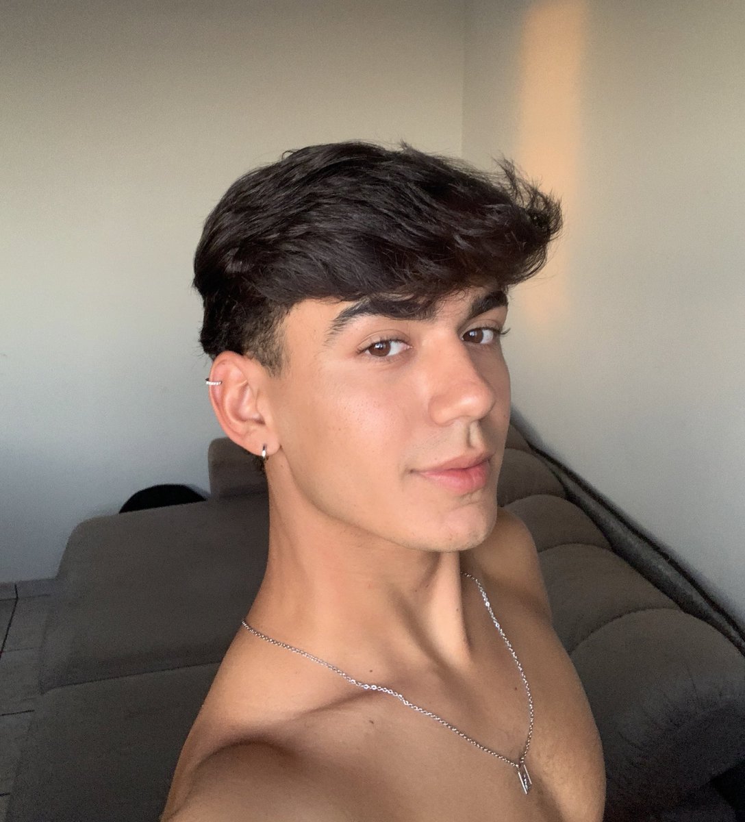 gabszuca's tweet photo. isso sim é um glow up, aprendam! https://t.co/JB0WBS08yp