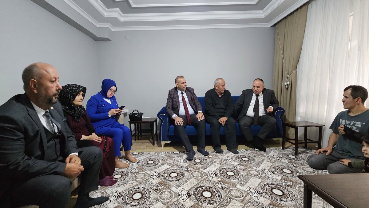 📌 Ev ziyareti

Genel Başkanımız Sayın Devlet Bahçeli Beyefendinin talimatlarıyla başlatılan “Hayırlı Günler Komşum, Derdin Derdimiz” sohbet buluşmalarımız kapsamında;

Bilge Liderimizin selamlarını ileterek,
MYK Üyemiz Sn. İbrahim Özbay,