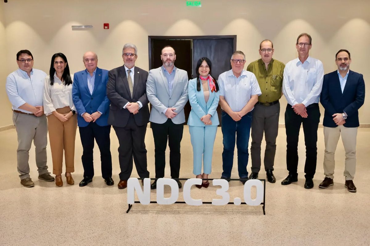 mambiente_py's tweet photo. MADES lanza NDC 3.0 y 2CA para avanzar hacia un Paraguay más sostenible y resiliente https://t.co/0MiVt534fo @LaNacionPy @canalpropy @elnacionalpy @hoypy @arp_py @capecopy @feprincopy @UGP_Py @UIP_py https://t.co/FynBulnV01