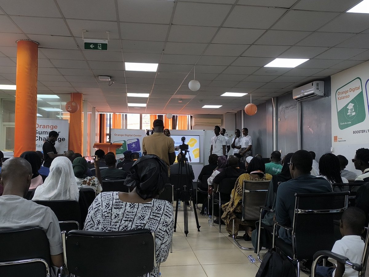 Quand la jeunesse malienne innove, c’est tout un pays qui avance.

Sur invitation de #OrangeDigitalCenter <a href="/Orange_Mali/">Orange Mali</a> à travers le chef Malick Traore, j’ai pris part aujourd’hui à la cérémonie de clôture du #OrangeSummerChallenge 2025, un moment fort dédié à l’innovation, à la