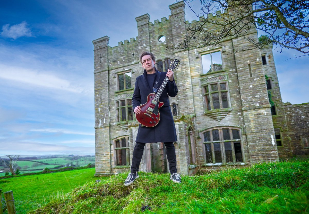 TheABRecords's tweet photo. Issue 412 of the e-zine is available now! At this link…
https://t.co/JZJmBhMoAQ
ABR’s top pick interviews with Andy Pankakes, @howlinggiant, @joehodgsonmusic!
Live spotlight @jettheband @TempesstBand @Rock_City_Notts!
Top 10 most influential records of the 2010s!
#AB412 https://t.co/rQxADJmpBx