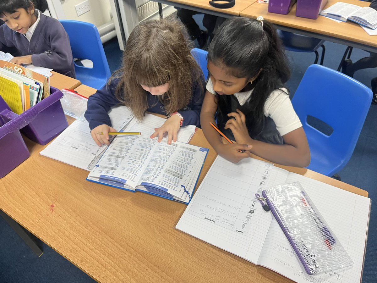 MrAlexanderBF's tweet photo. Life skills were learned today as the children learned how to look for definitions from words in the new modelled text  in a dictionary! Great effort in English! 📖 https://t.co/LpRlCN22lx