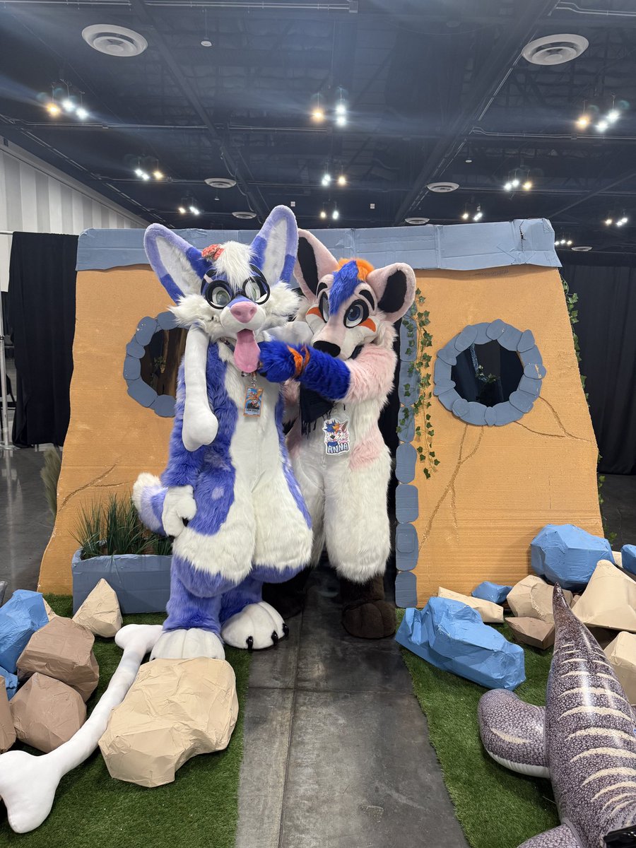 What dat tongue do? *pokes*