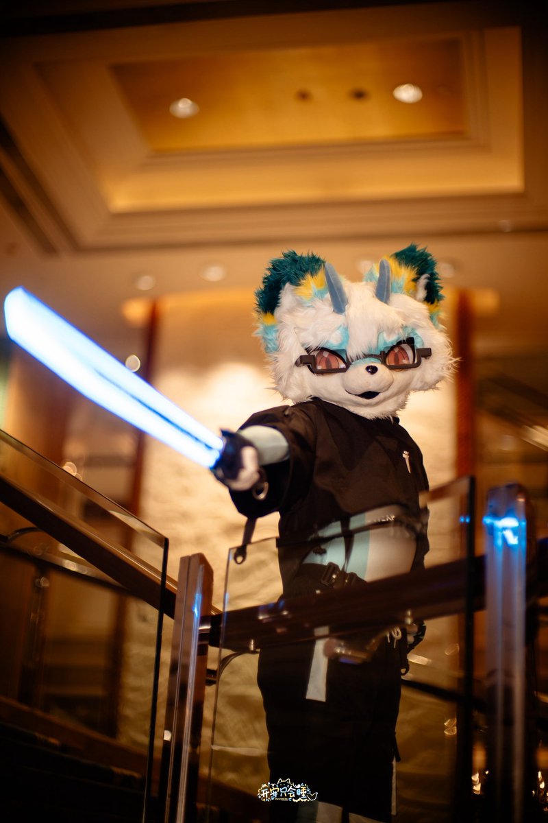 #FursuitFriday
 这一次，我决不会输！
📷<a href="/tjeng_andy/">亓安想拍照</a>