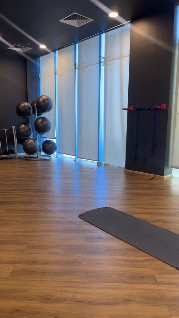 Norazr_'s tweet photo. Yoga 🧘‍♀️ https://t.co/XHeOxSHX9a