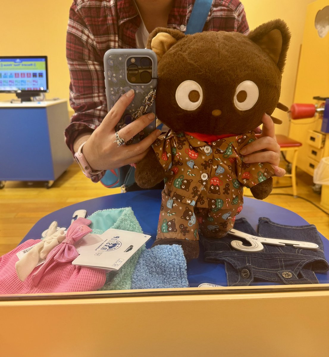 karimacaroni's tweet photo. Hello world! I was born today and I love hot chocolate https://t.co/xKqB5VcyLE