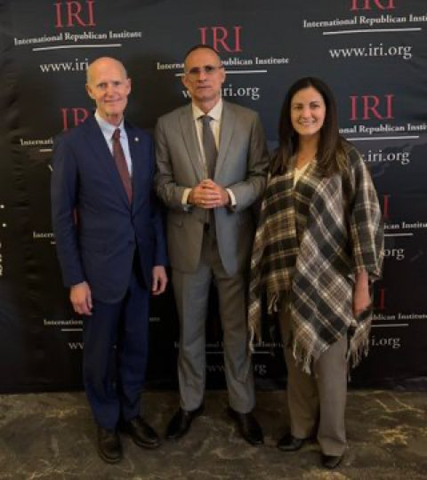 Gracias, querido <a href="/SenRickScott/">Rick Scott</a>, por haber sido incansable en tu defensa de la libertad de <a href="/jdanielferrer/">José Daniel Ferrer</a>.

Tu apoyo en la lucha por los derechos humanos y la democracia en Cuba lo llevamos en el corazón.

Gracias <a href="/IRIglobal/">International Republican Institute</a> por reconocer a estos valientes luchadores.