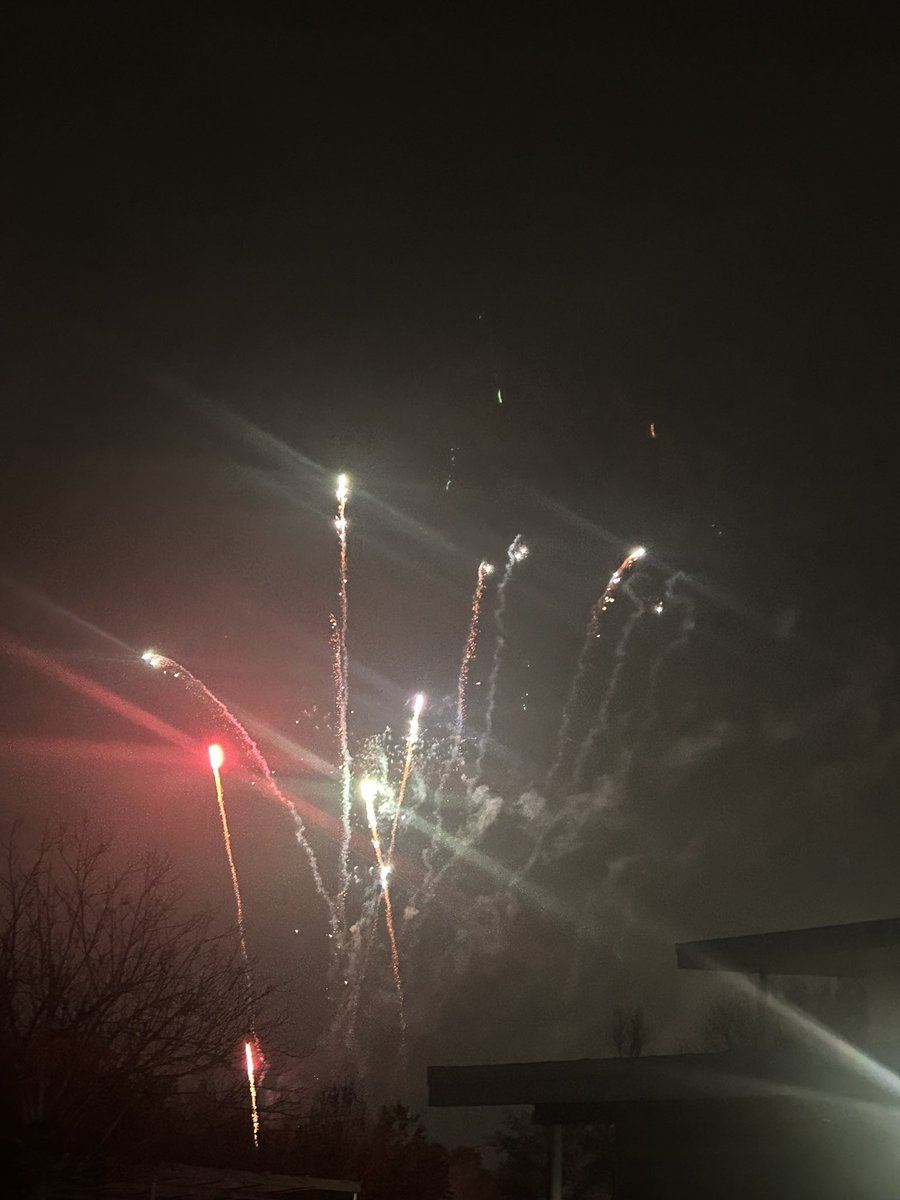 YewTreeSandwell's tweet photo. What a fantastic community firework event. Thank you to everybody who came and supported this and, of course, to our amazing PTA and volunteers for running tonight. #YewTreeFamily https://t.co/jQ0DIogUDI